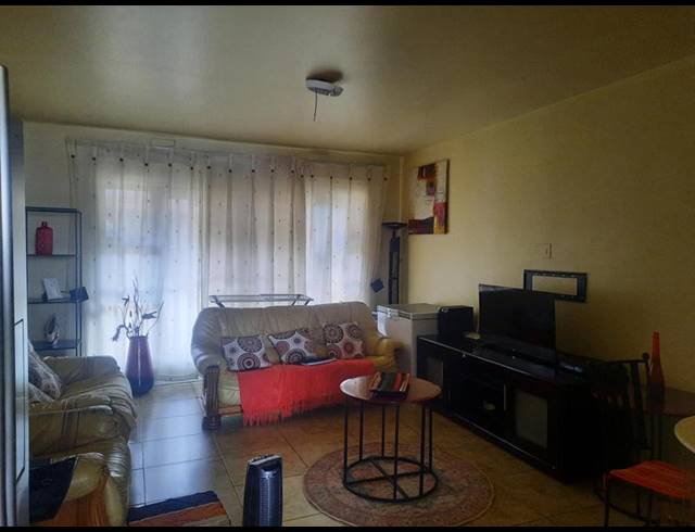 2 BEDROOM APARTMENT FOR SALE IN VANDERBIJLPARK CW 6